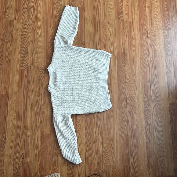 Plain white/cream sweater - Picture 2 of 2